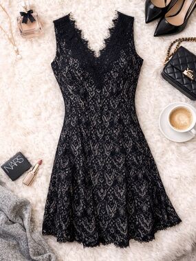 Mystree Black & Grey Mixed Lace Dress – Size M
